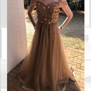 Long Appliques Beading Floor-Length Dress